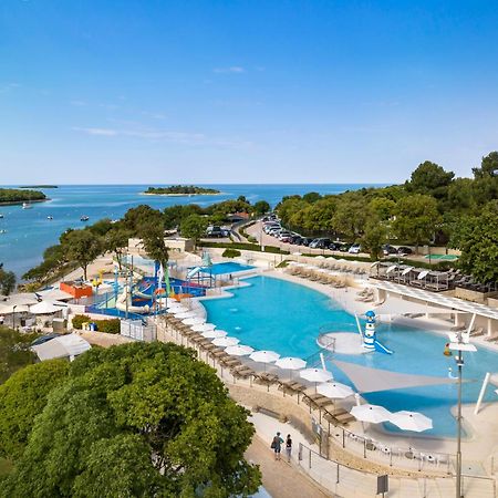 Maistra Camping Veštar Mobile homes Rovinj Exterior foto The swimming pool at the hotel
