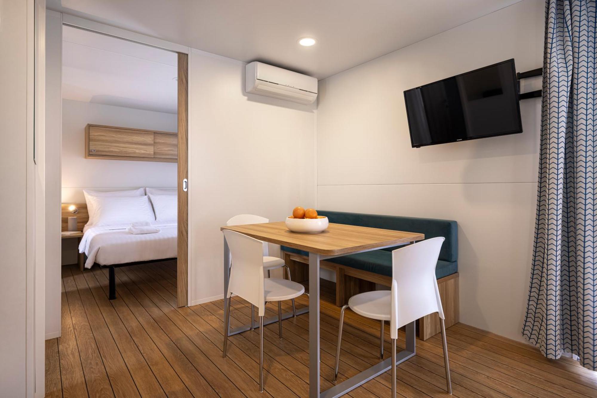 Maistra Camping Veštar Mobile homes Rovinj Quarto foto Interior of a mobile home