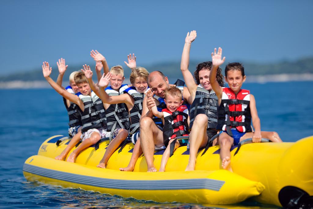 Maistra Camping Veštar Mobile homes Rovinj Exterior foto A banana boat