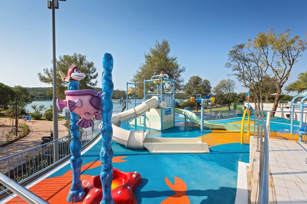 Maistra Camping Veštar Mobile homes Rovinj Exterior foto The playground at the resort