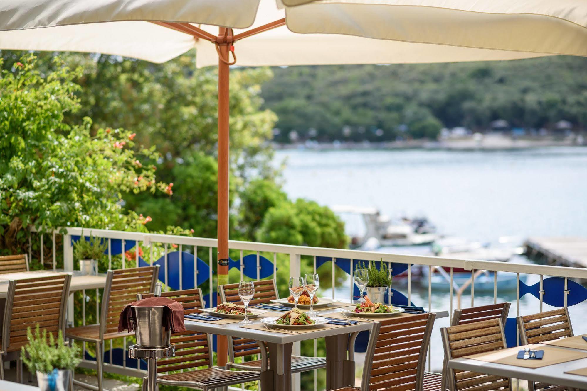 Maistra Camping Veštar Mobile homes Rovinj Exterior foto Restaurant