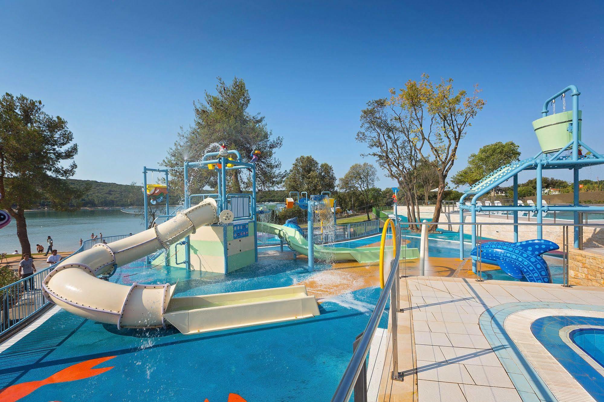 Maistra Camping Veštar Mobile homes Rovinj Exterior foto The water park at Lake Illawarra